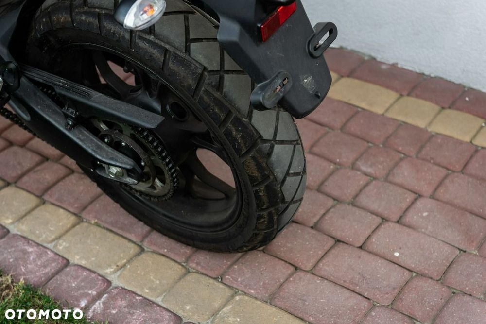 Yamaha XSR - 10