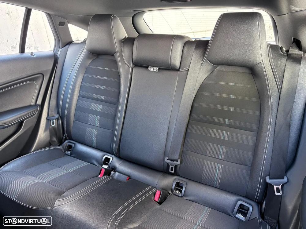 Mercedes-Benz CLA 180 d Shooting Brake Urban Aut. - 56