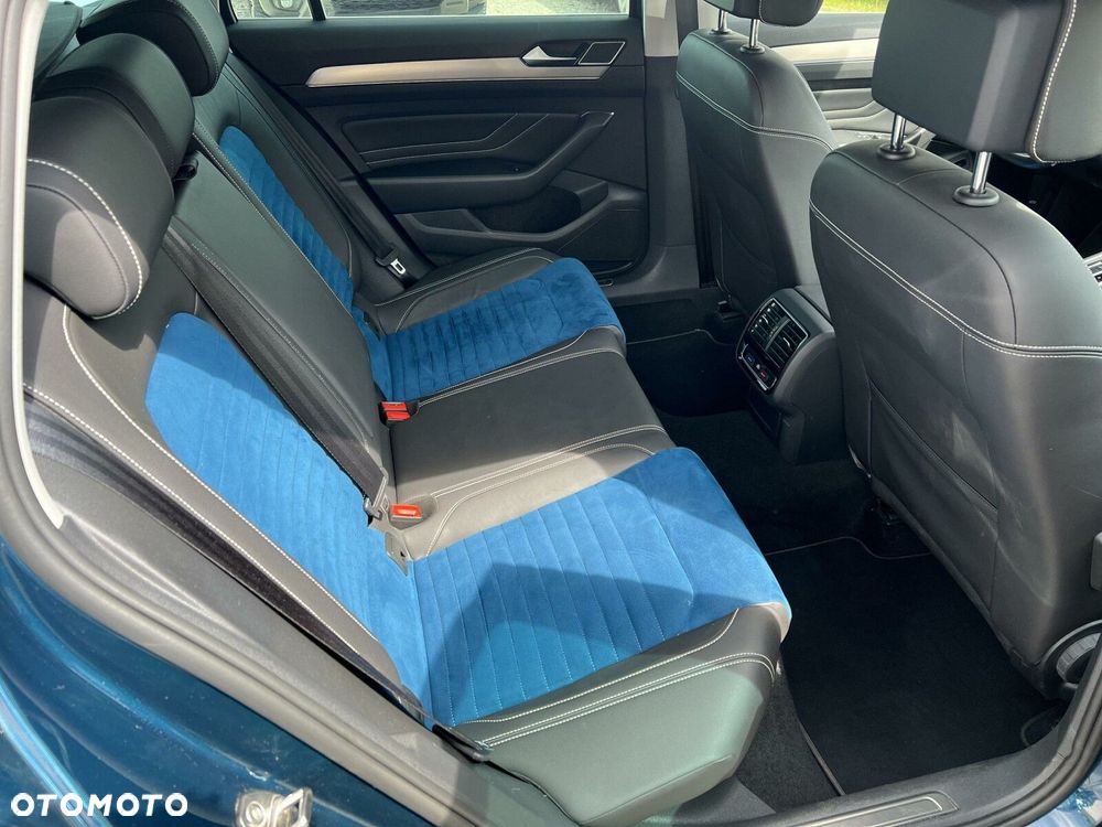 Volkswagen Passat - 13