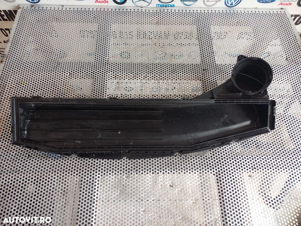 Capac Carcasa Filtru Aer Bmw X3 E83 2.0 D N47 Dezmembrez Bmw X3 E83 LCI Facelift 2.0 D Manual N47 1 - 5