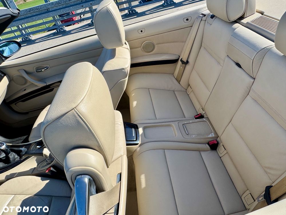 BMW Seria 3 320i - 12