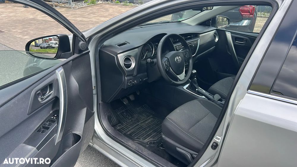 Toyota Auris 1.4 D-4D Luna - 6