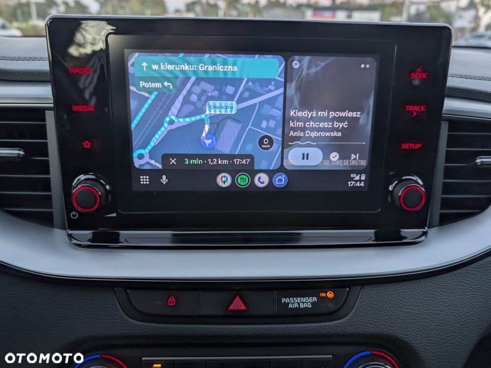 Kia Ceed - 10