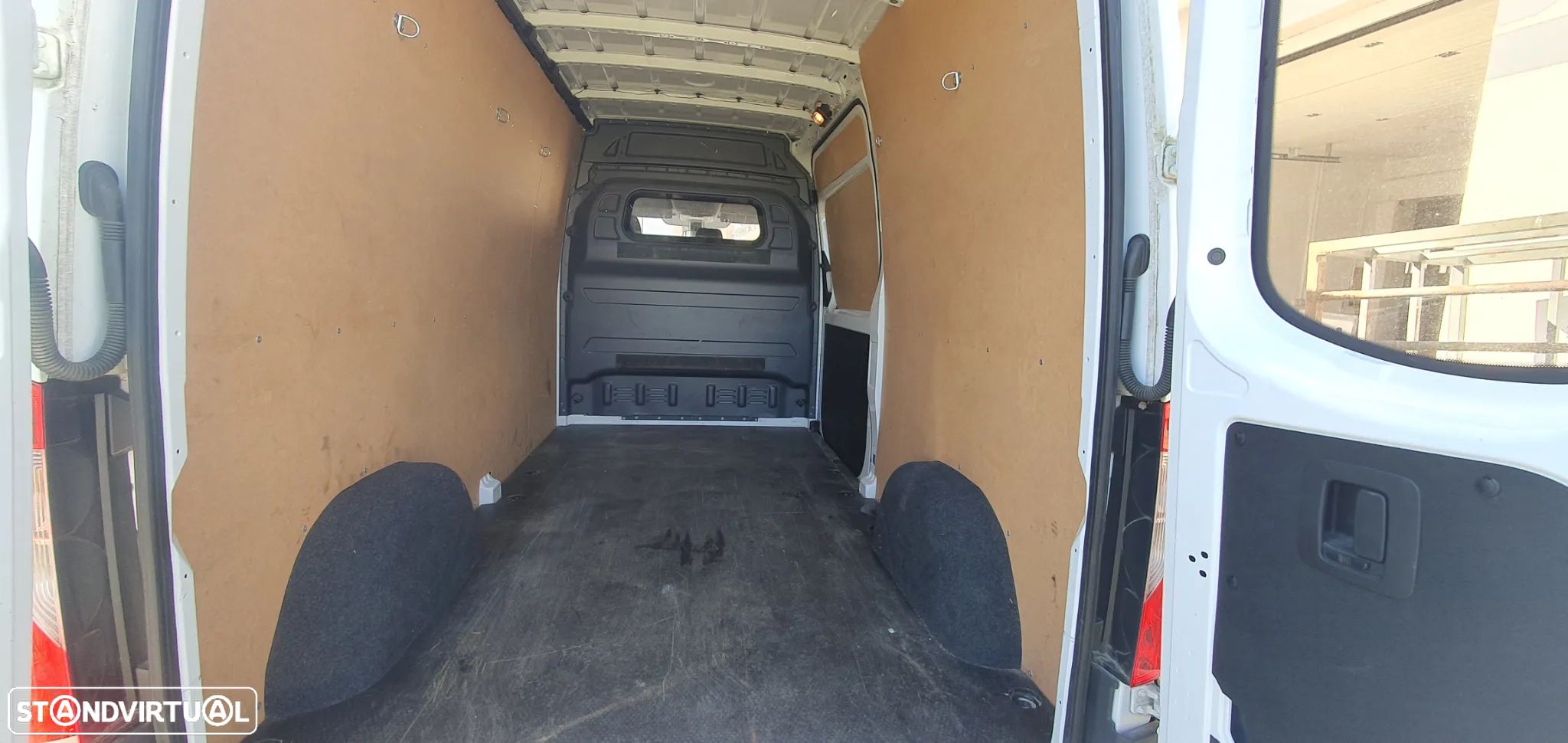 Mercedes-Benz Sprinter - 1