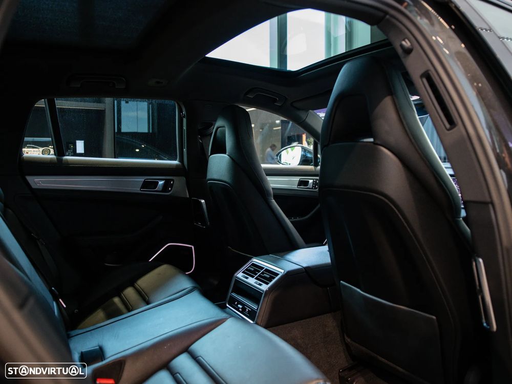 Porsche Panamera Sport Turismo 4 E-Hybrid Platinum Edition PDLS - 40