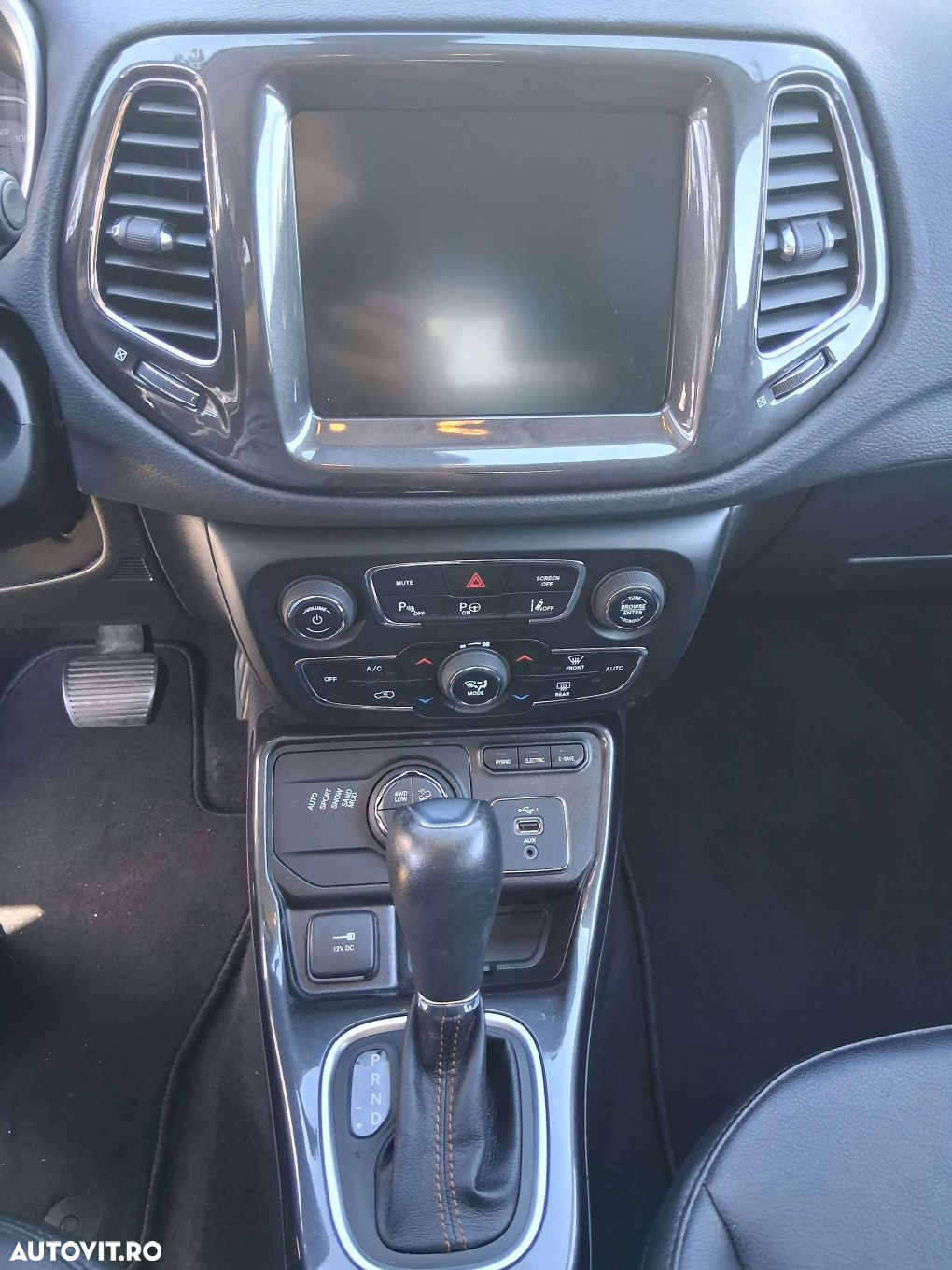 Jeep Compass - 11