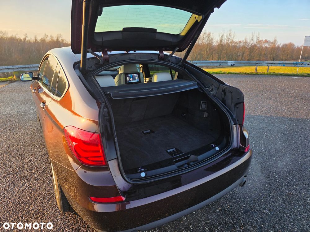 BMW 5GT - 11