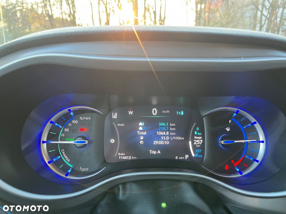 Chrysler Pacifica - 4