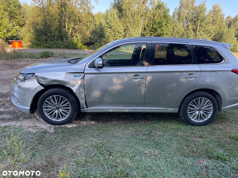 Mitsubishi Outlander Instyle + - 4