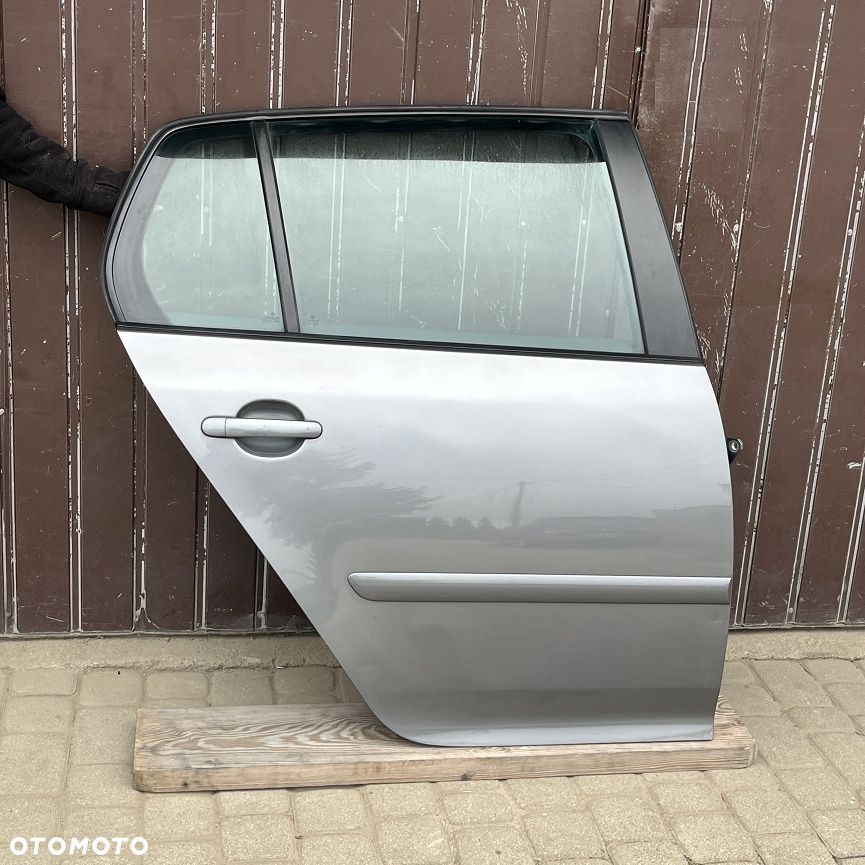 DRZWI TYLNE TYŁ PRAWE LA7T A7T KOMPLETNE VW GOLF 5 V 5D HATCHBACK SEDAN - 1