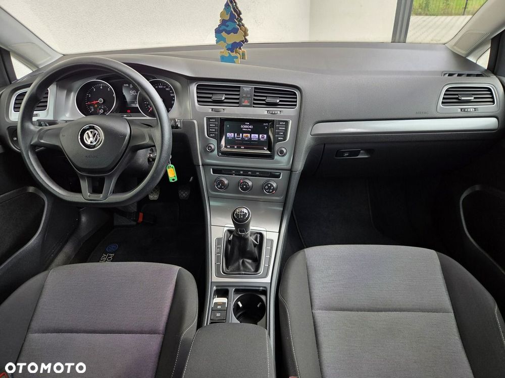 Volkswagen Golf - 9