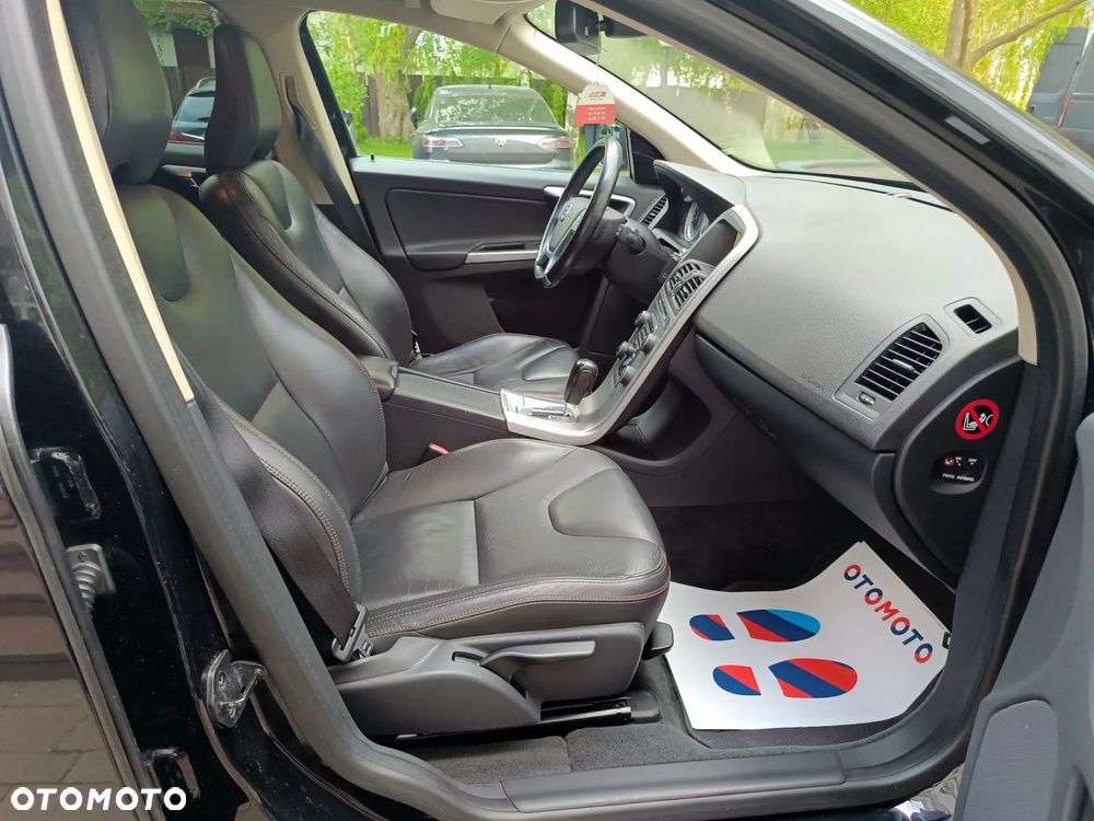 Volvo XC 60 D4 Geartronic Momentum - 33
