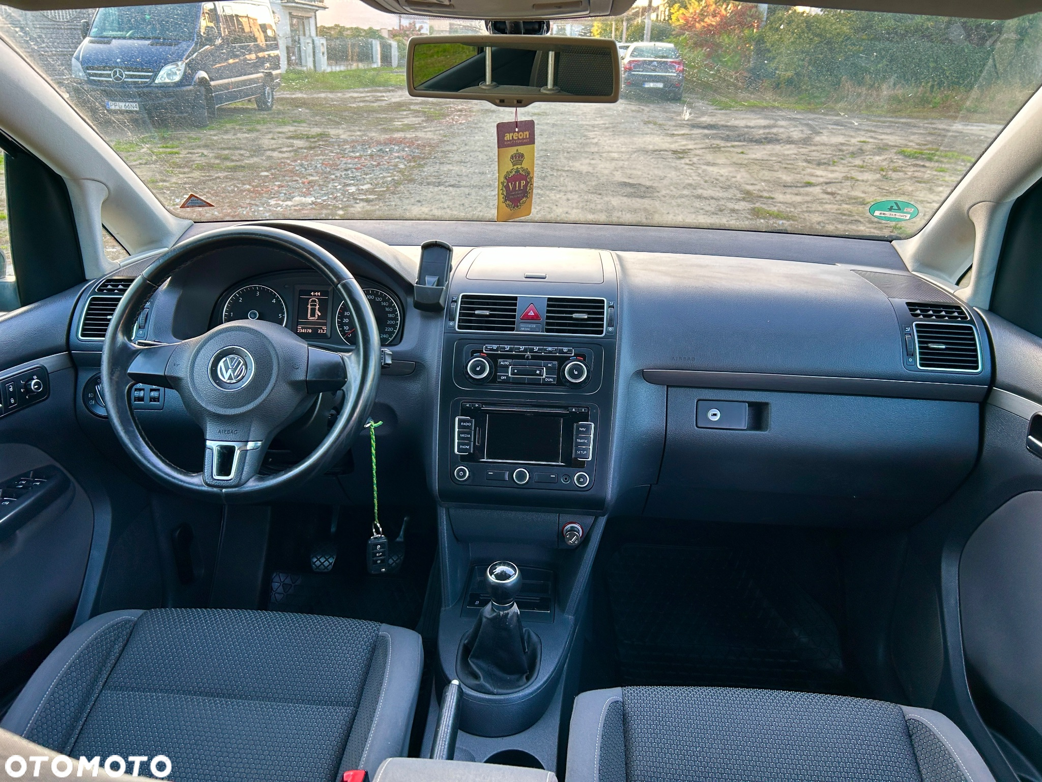 Volkswagen Touran 2.0 TDI DPF BlueMotion Technology Comfortline - 10