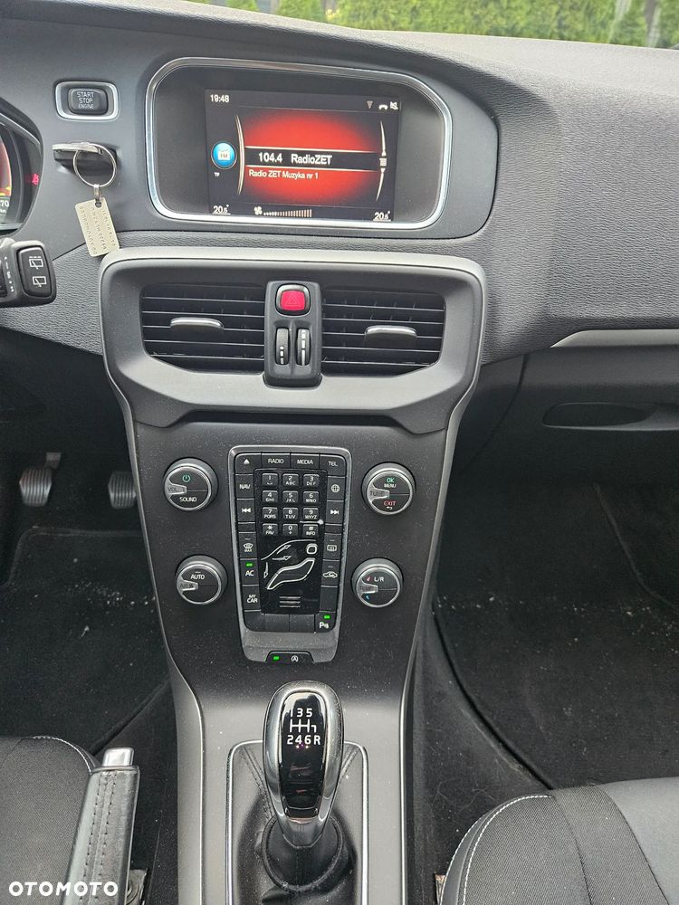 Volvo V40 D2 Momentum - 19