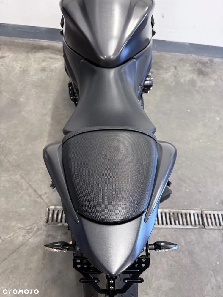 Suzuki GSX - 39