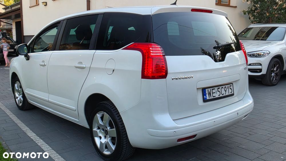 Peugeot 5008 - 8