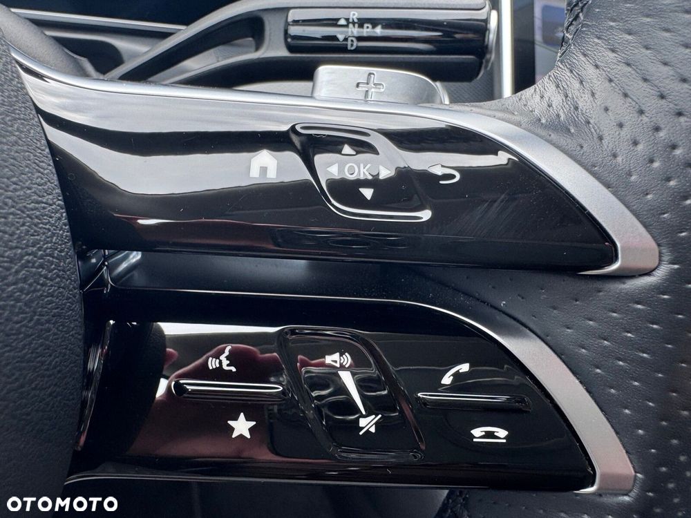 Mercedes-Benz Klasa C 180 mHEV AMG - 25