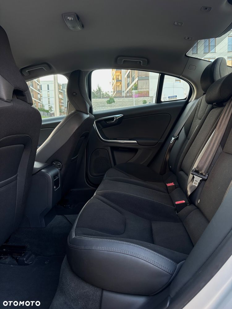 Volvo S60 D3 Momentum - 21