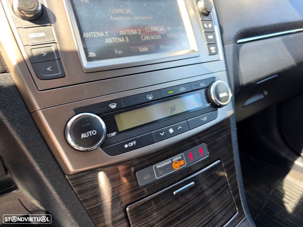Toyota Avensis Touring Sports 2.0 D-4D Luxury - 13