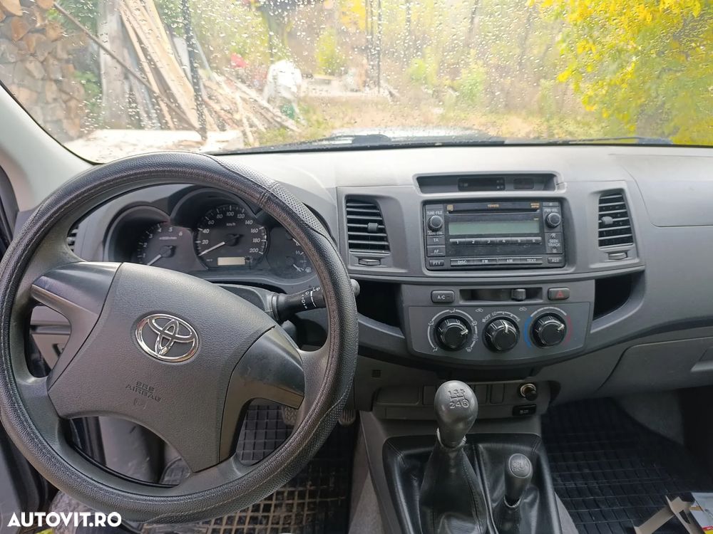 Toyota Hilux - 8