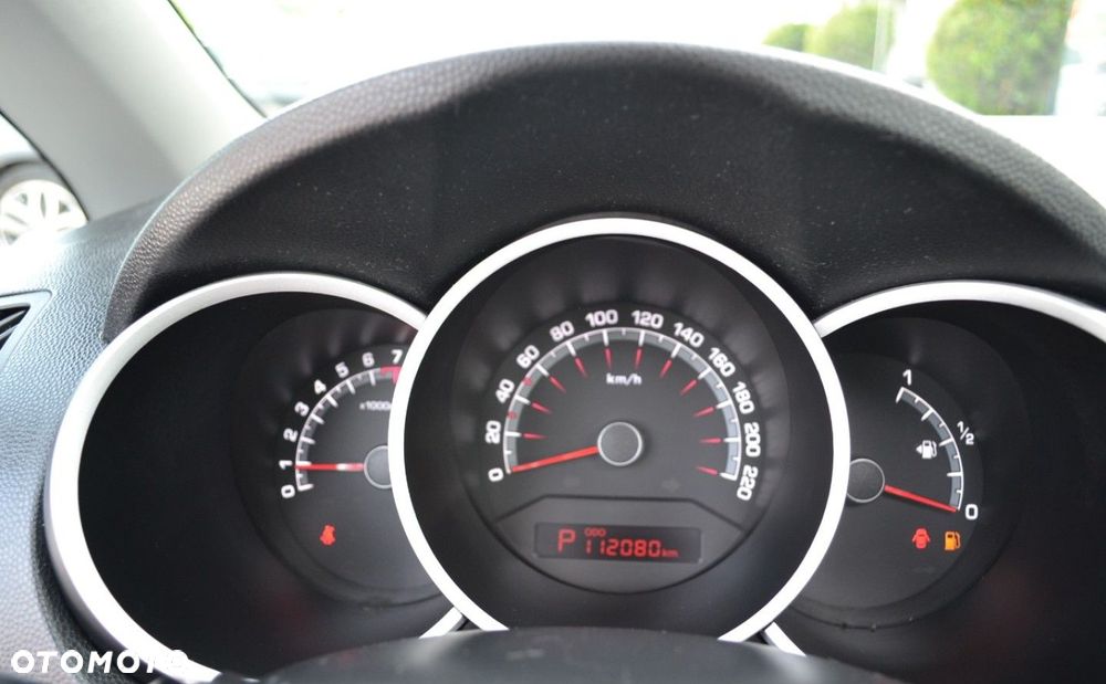 Kia Venga - 22