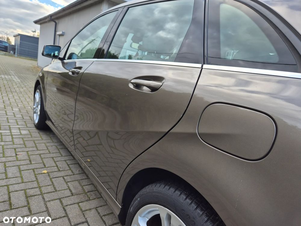 Mercedes-Benz Klasa B 180 7G-DCT UrbanStyle Edition - 23
