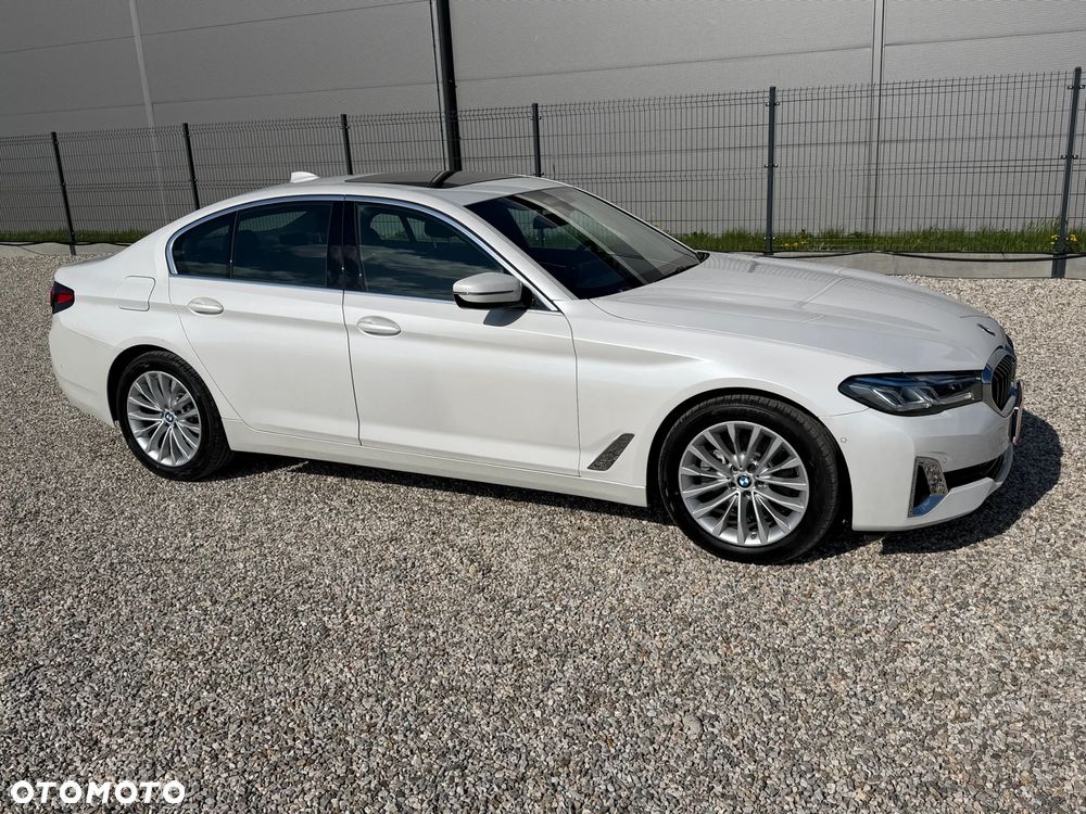 BMW Seria 5 520i Sport Line - 14
