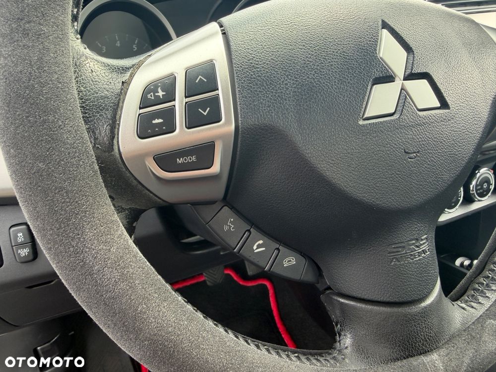 Mitsubishi Lancer - 12