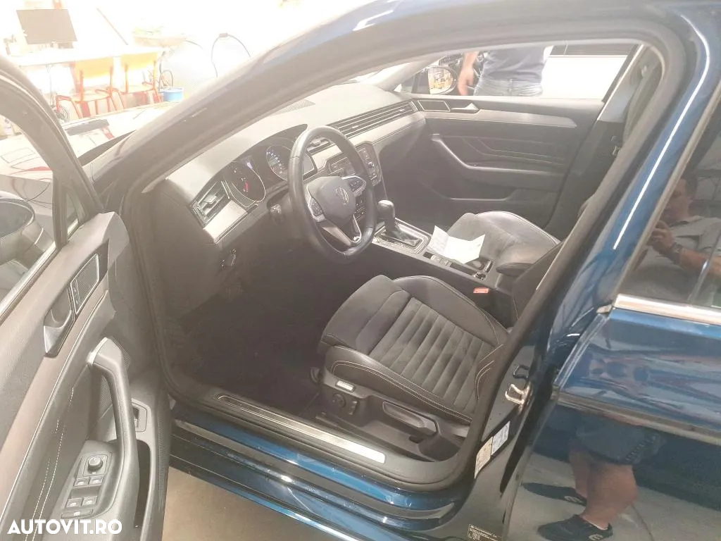 Volkswagen Passat - 4