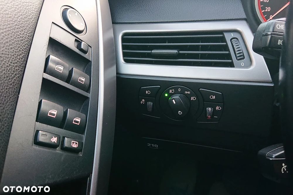 BMW Seria 5 - 34