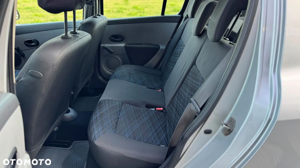 Renault Clio 1.2 16V Authentique - 15