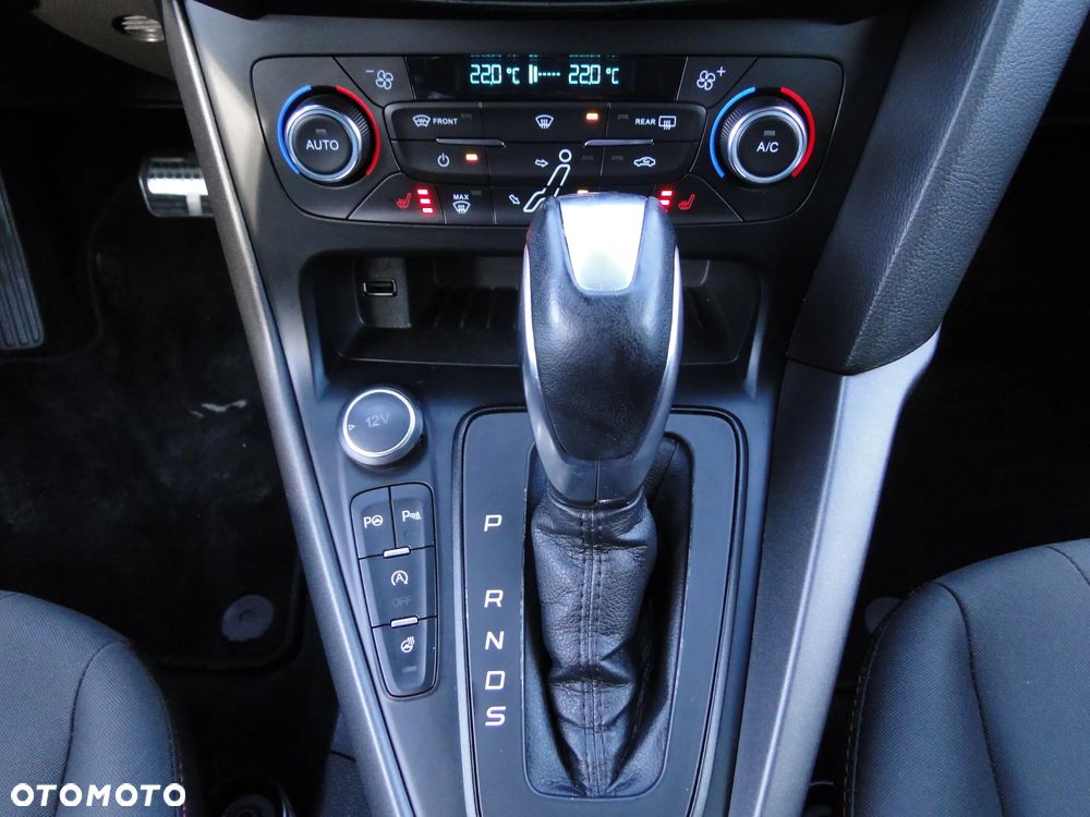 Ford Focus SW 1.5 EcoBoost S&S ST-LINE X - 10