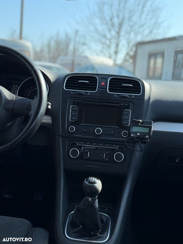 Volkswagen Golf 1.6 TDI DPF Style - 11