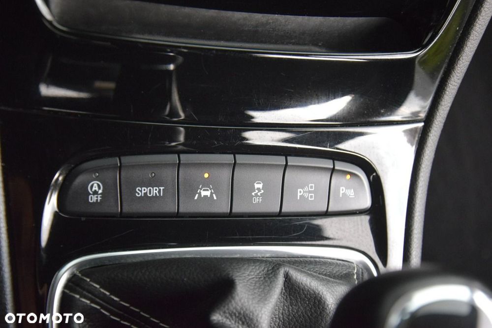 Opel Astra 1.4 Turbo Innovation - 40