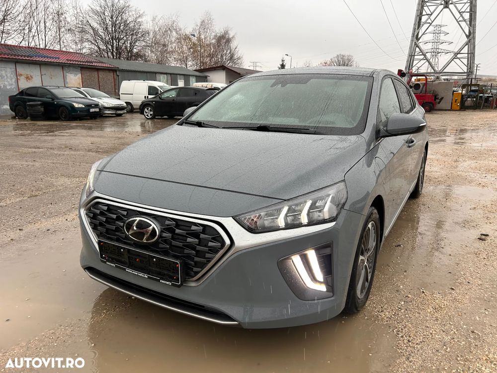 Hyundai IONIQ - 7