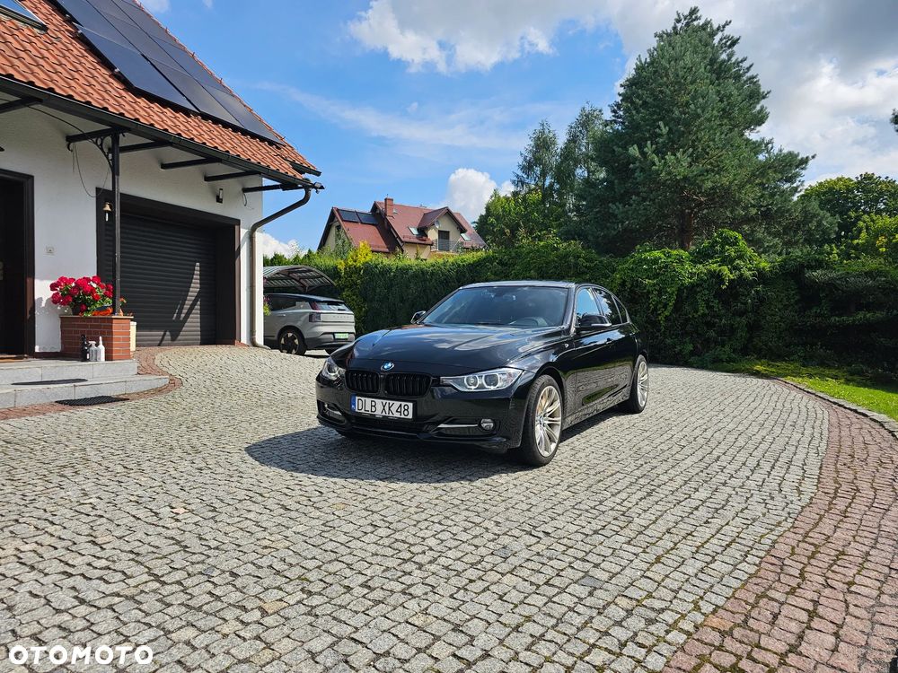 BMW Seria 3 328i xDrive Sport Line - 3