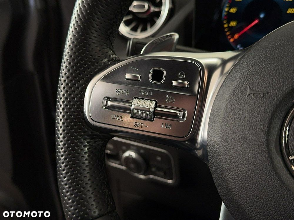 Mercedes-Benz GLA - 20