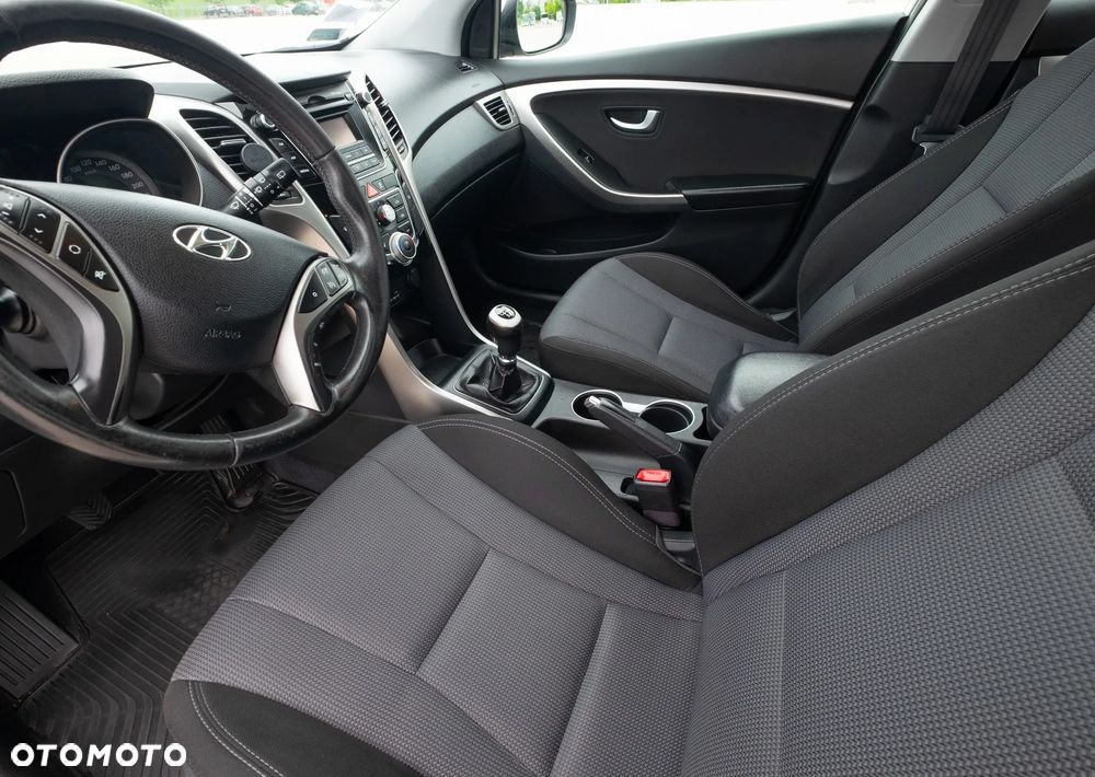 Hyundai i30 blue 1.6 CRDi YES Silver - 13