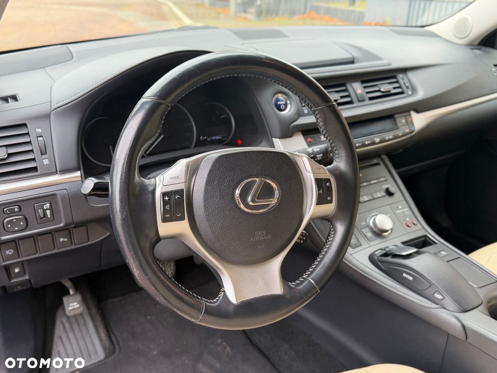 Lexus CT 200h Prestige - 20