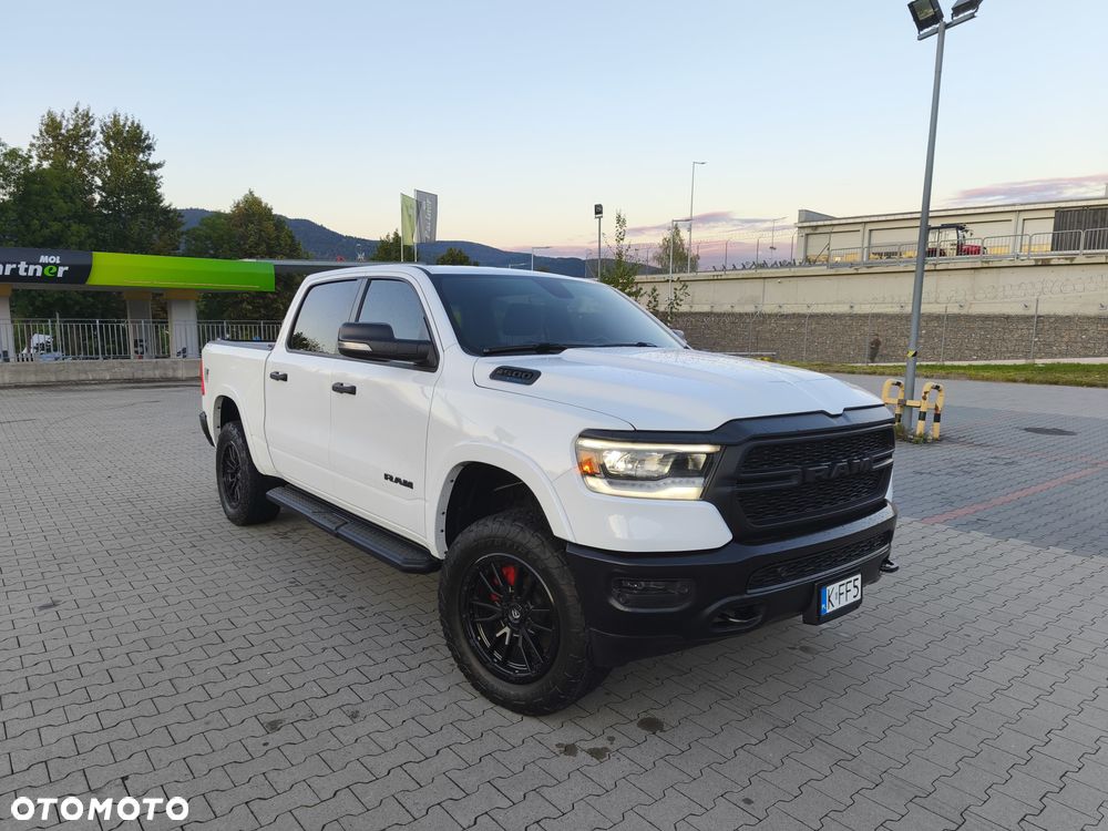 RAM 1500 5.7 Crew Cab Bighorn - 4