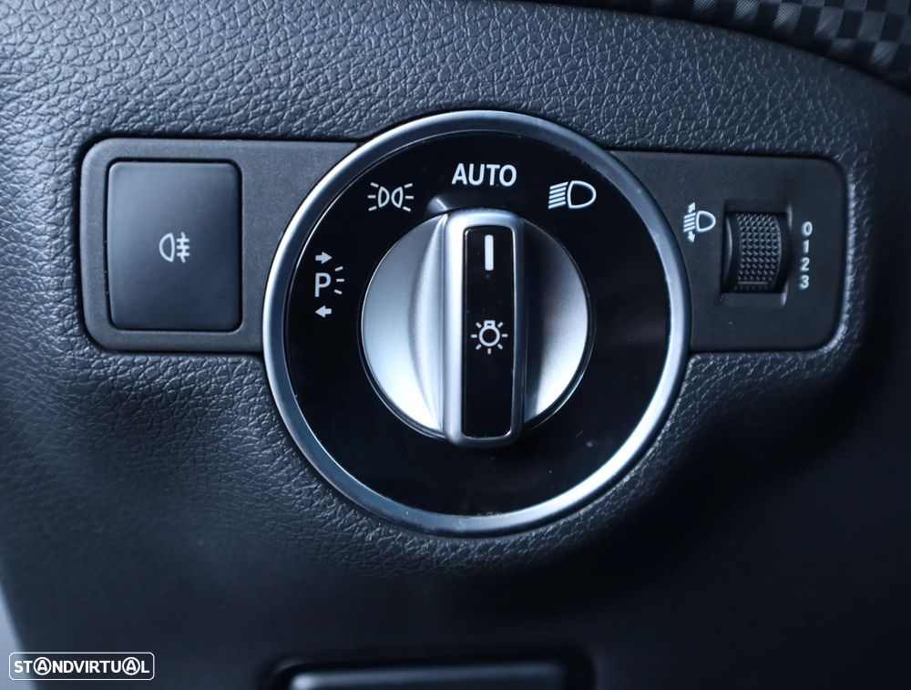 Mercedes-Benz A 180 d Urban - 27