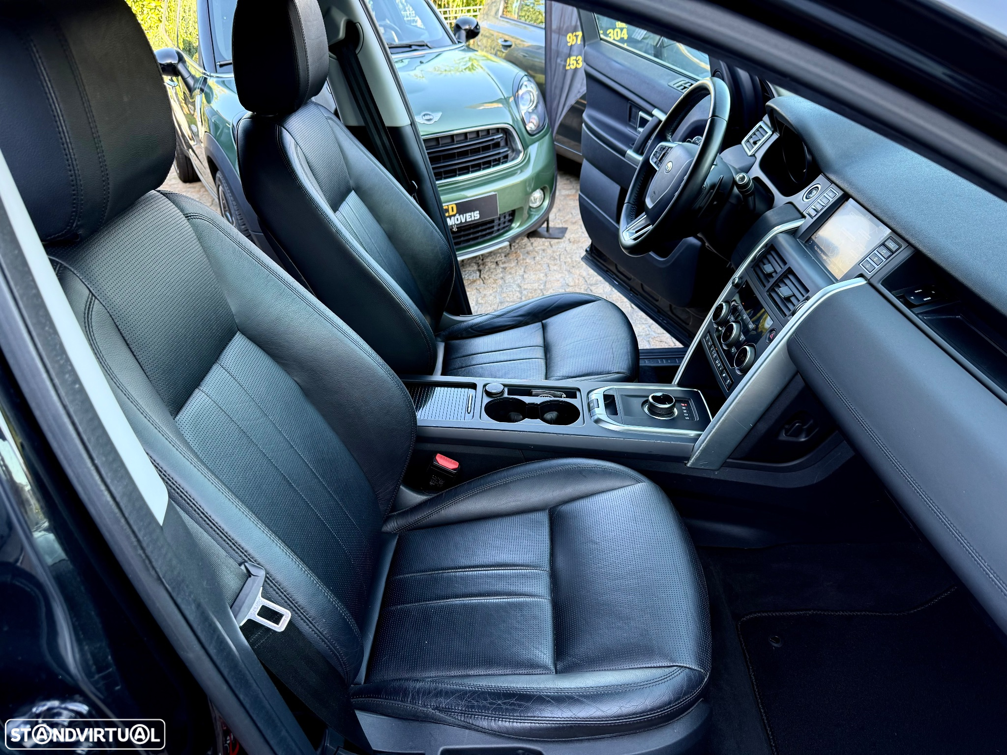 Land Rover Discovery Sport 2.0 TD4 HSE Luxury 7L Auto - 51