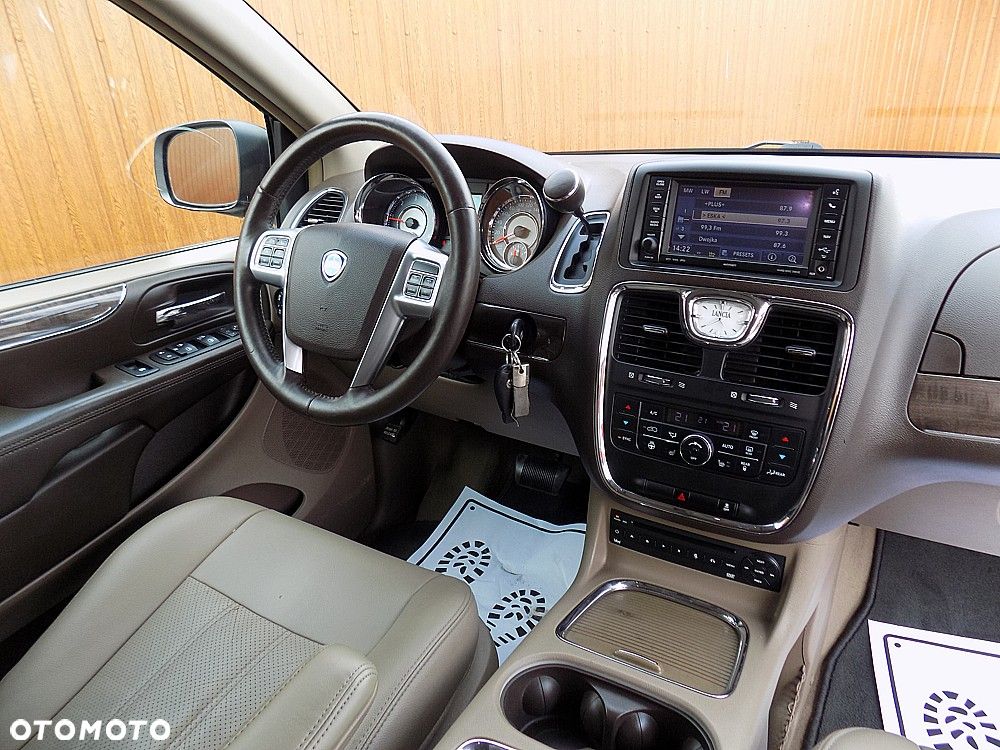 Lancia Voyager 2.8 CRD16v Silver - 17