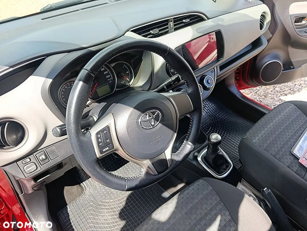Toyota Yaris 1.0 Premium EU6 - 15