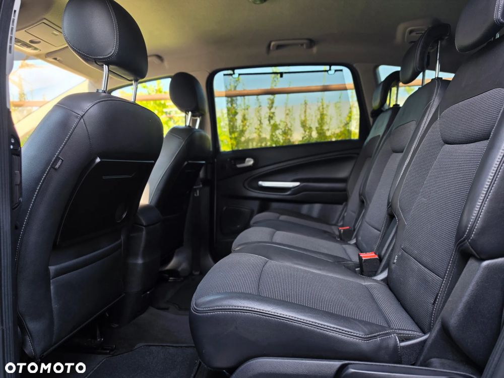 Ford S-Max - 23
