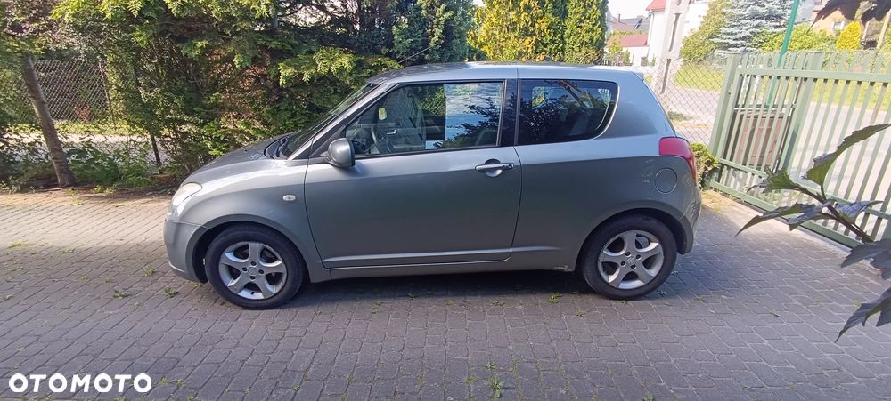 Suzuki Swift - 1