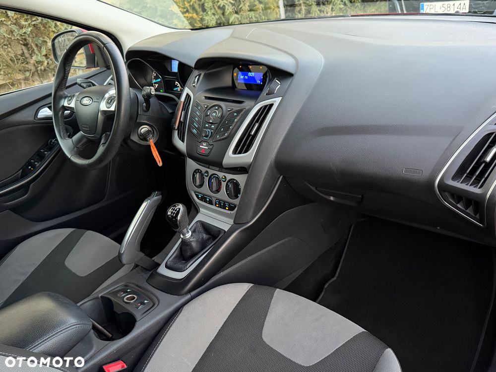 Ford Focus 1.0 EcoBoost Trend Sport - 25