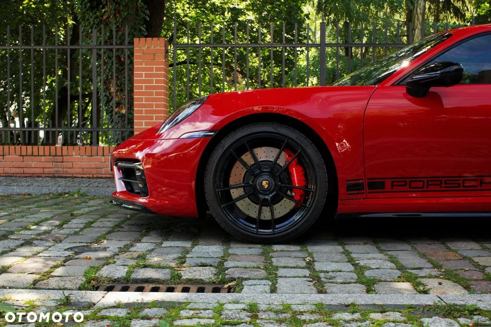 Porsche 911 Carrera GTS - 9