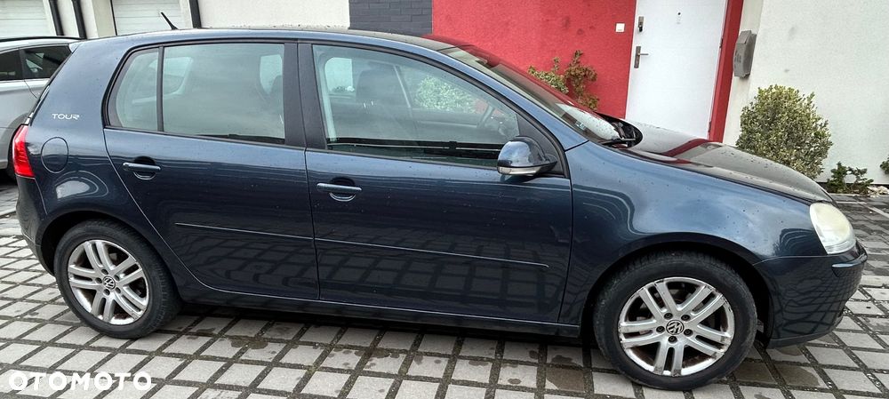 Volkswagen Golf - 6