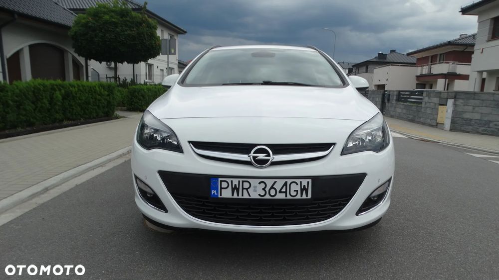 Opel Astra 1.4 Turbo Exklusiv - 2